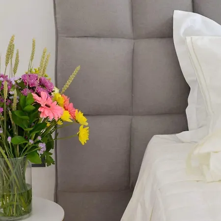 Pluma By Platinum River * Potamós